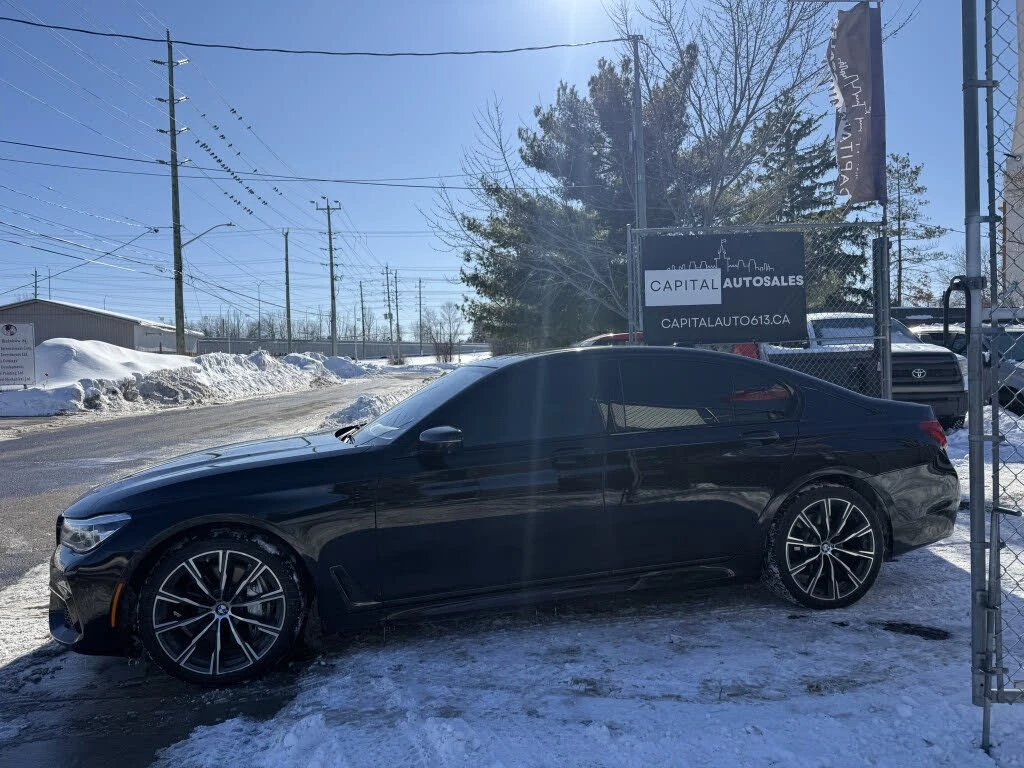 BMW 750 xDrive* АвтоКредит* (Цена до БГ) , снимка 6 - Автомобили и джипове - 54455826