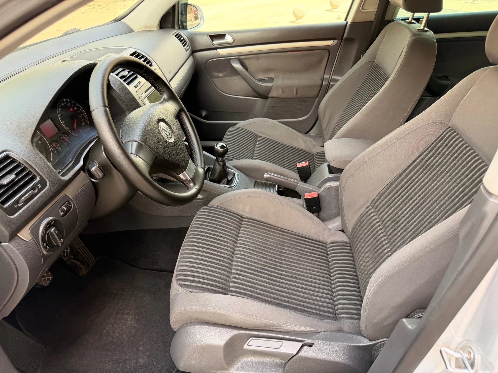 VW Golf TDI, снимка 7 - Автомобили и джипове - 54512596