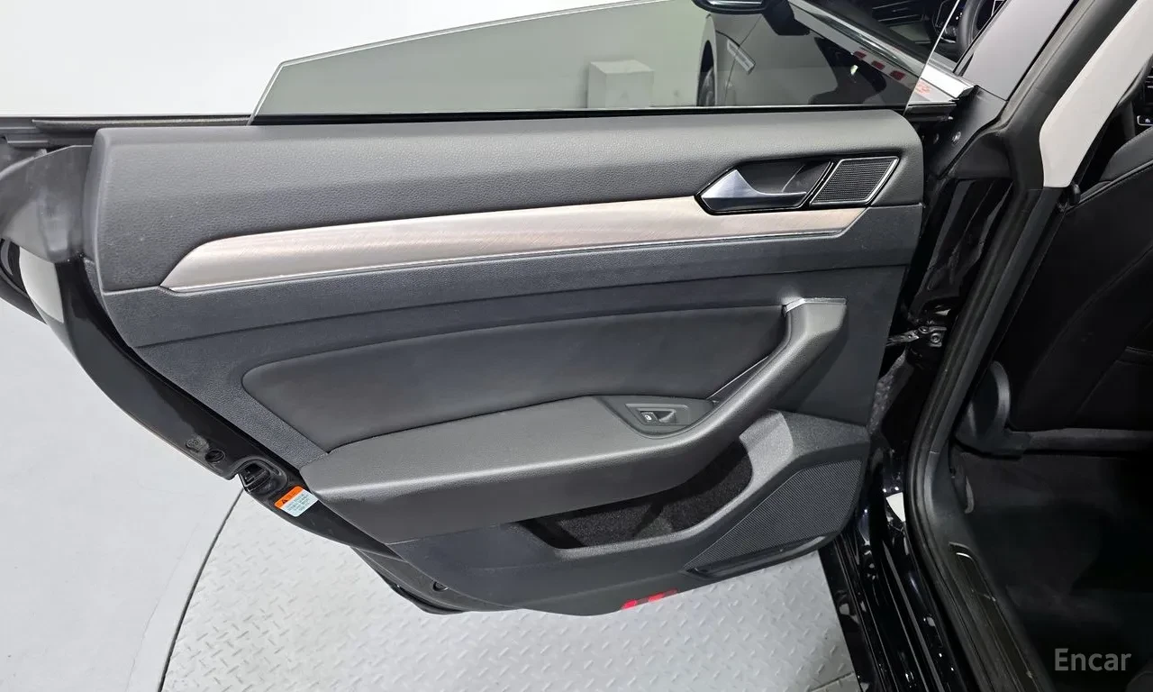 VW Arteon 2.0 TDI Premium, снимка 16 - Автомобили и джипове - 54699546