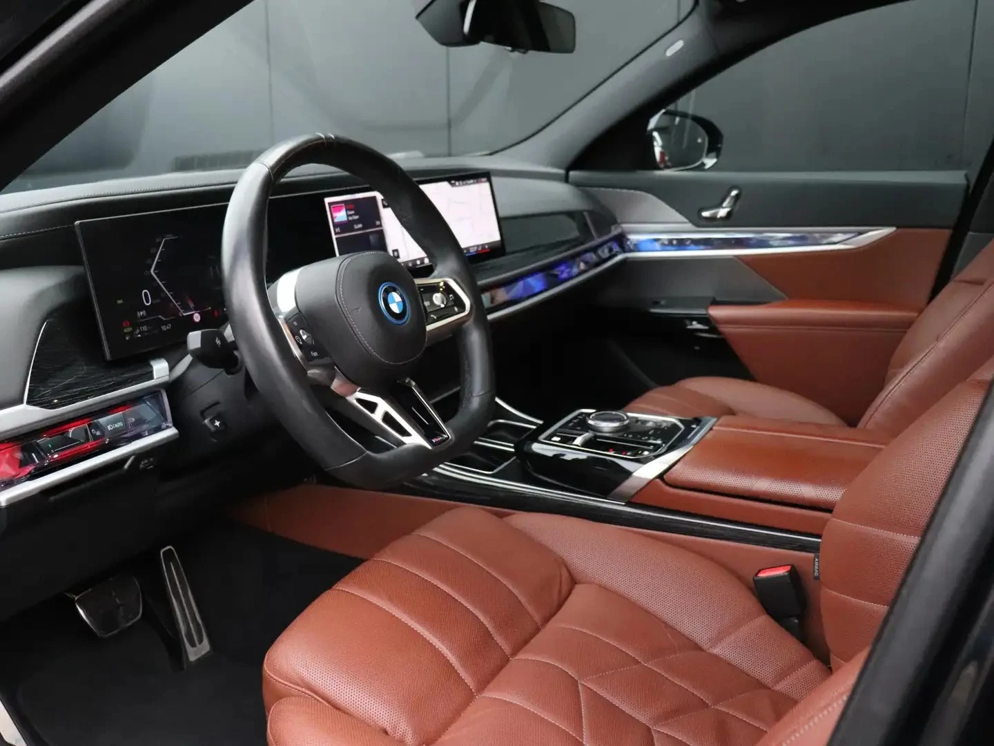 BMW 750 e-Hybrid xDrive M-Sport, снимка 6 - Автомобили и джипове - 54878952