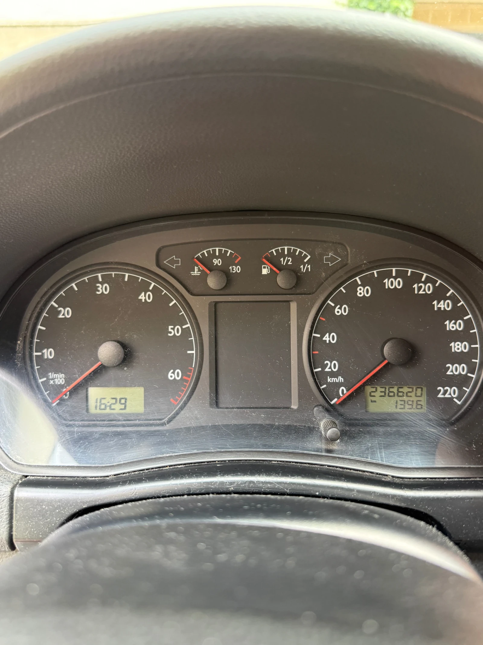 VW Polo 1.4 - Газ/Бензин, снимка 9 - Автомобили и джипове - 55086470