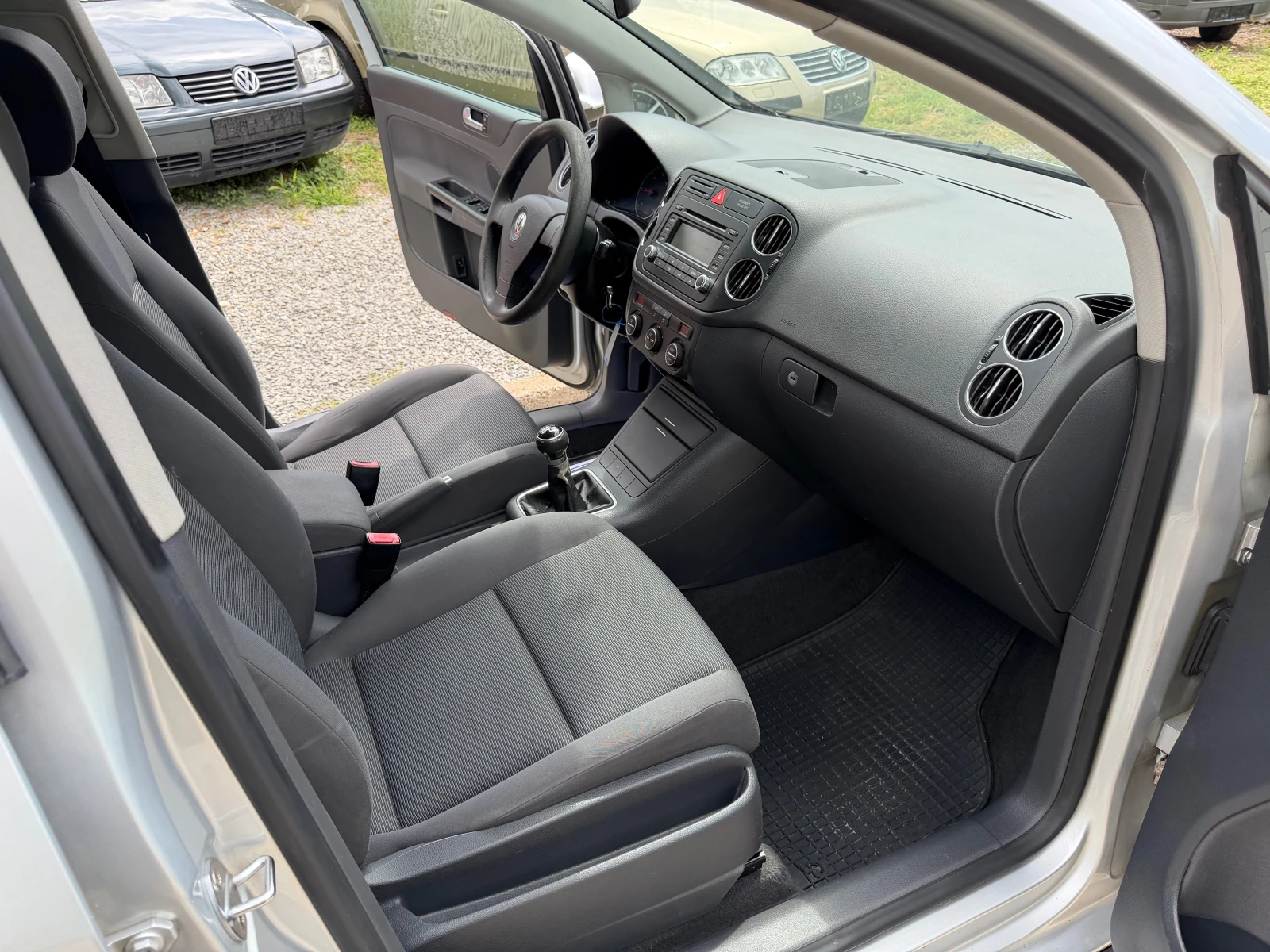 VW Golf Plus 1.9tdi, снимка 11 - Автомобили и джипове - 55269653