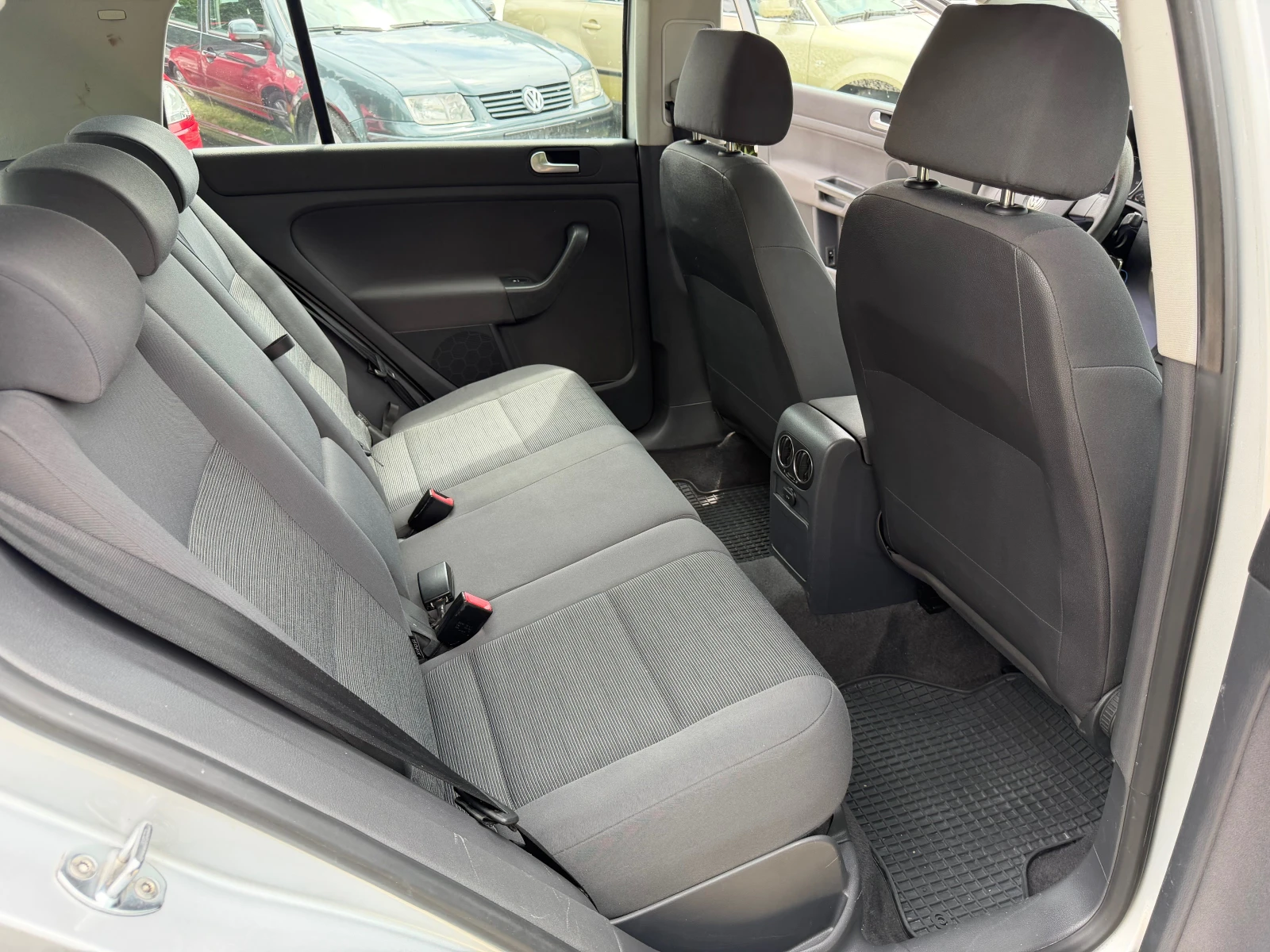 VW Golf Plus 1.9tdi, снимка 10 - Автомобили и джипове - 55269653