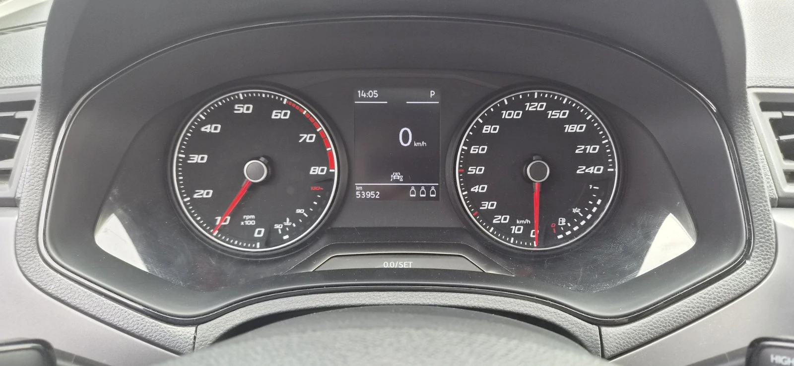 Seat Ibiza 1.0 TSI 7DSG 54000km., снимка 11 - Автомобили и джипове - 55654570