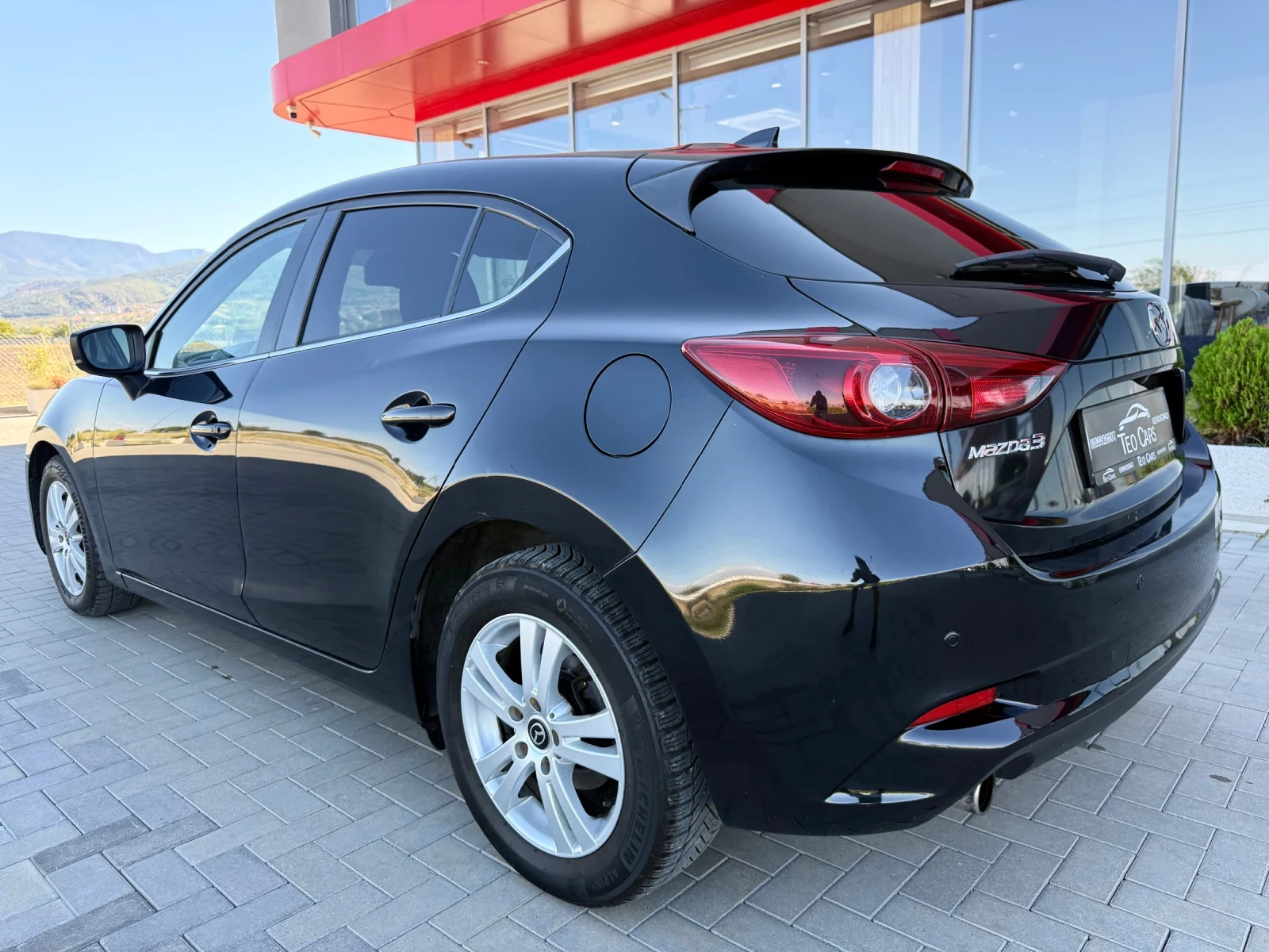 Mazda 3 2.2D / FACELIFT / NAVI / CAMERA / KEYLESS, снимка 5 - Автомобили и джипове - 55660113