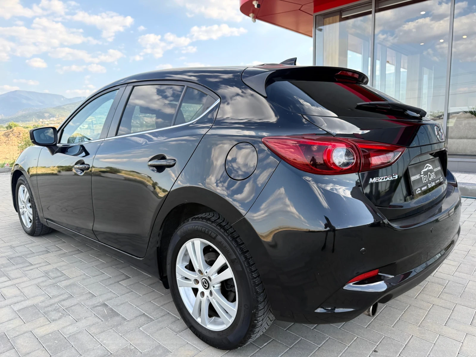 Mazda 3 2.2D / FACELIFT / NAVI / CAMERA / KEYLESS, снимка 5 - Автомобили и джипове - 55660113