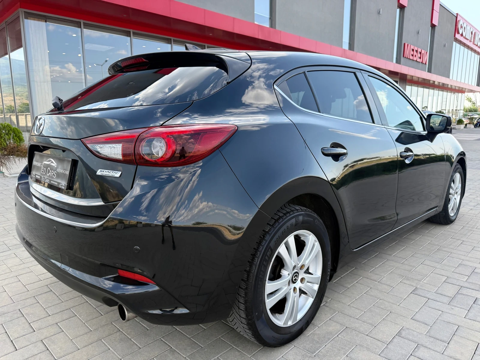 Mazda 3 2.2D / FACELIFT / NAVI / CAMERA / KEYLESS, снимка 7 - Автомобили и джипове - 55660113