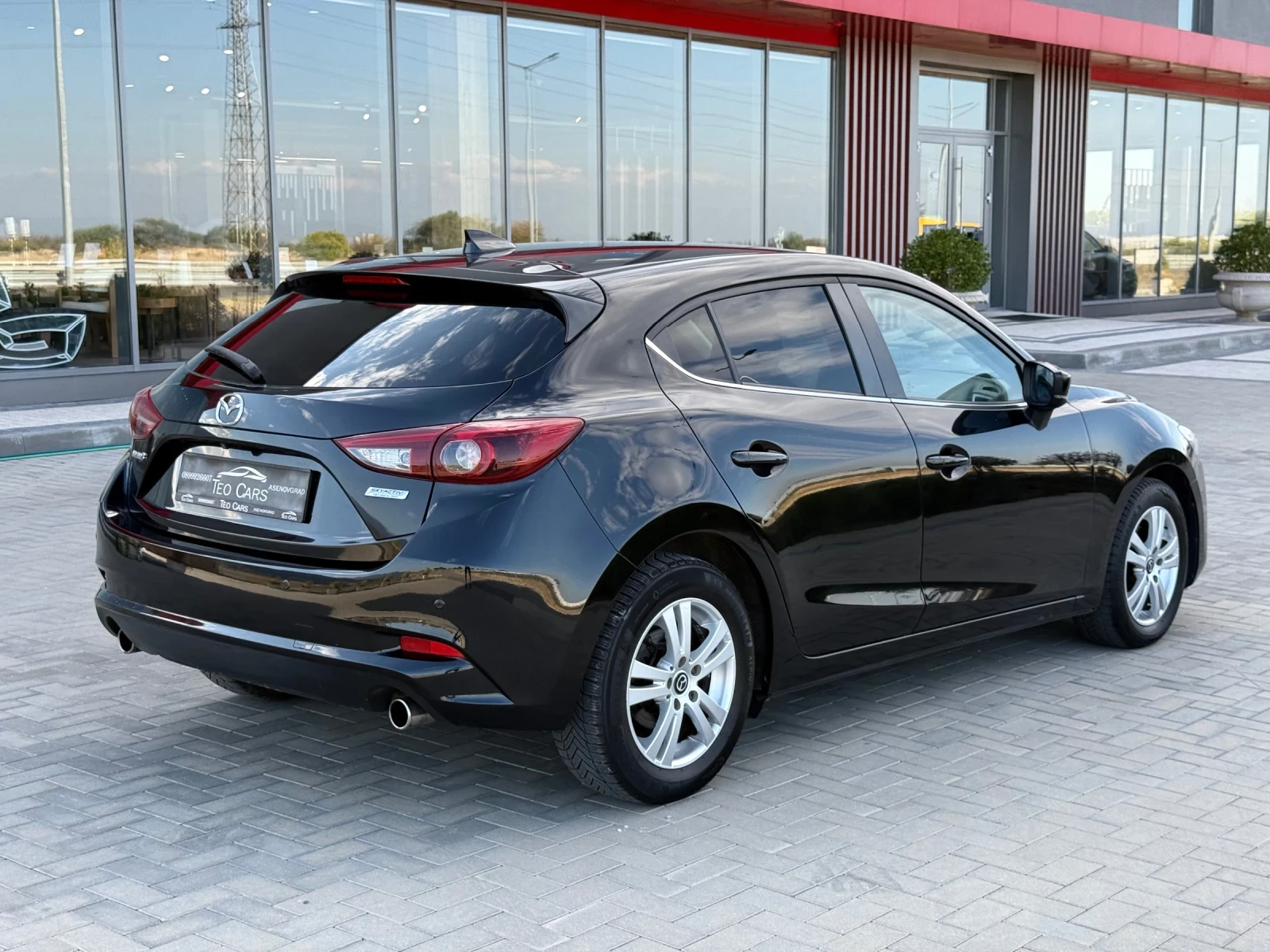 Mazda 3 2.2D / FACELIFT / NAVI / CAMERA / KEYLESS, снимка 7 - Автомобили и джипове - 55660113