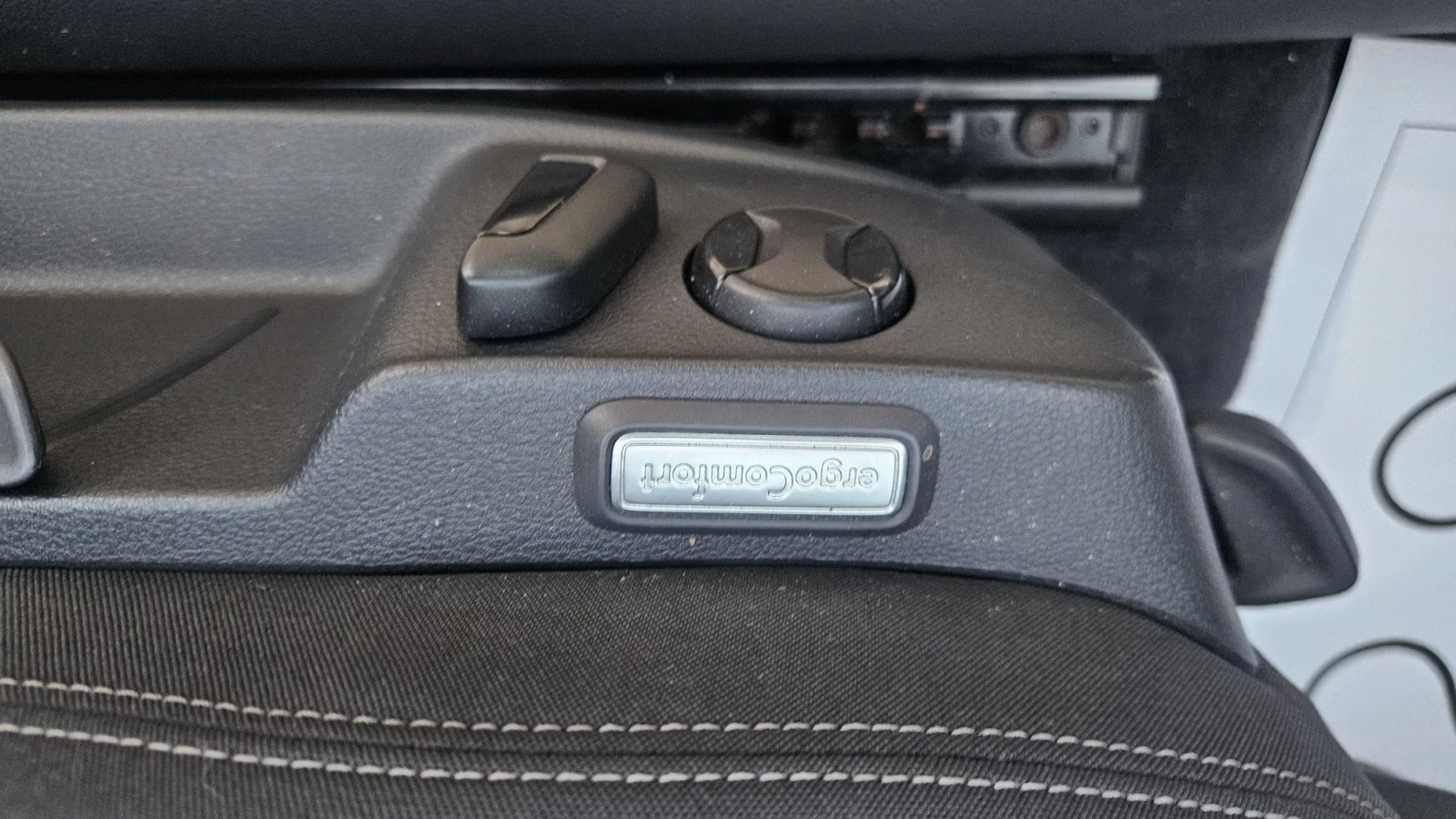 VW Passat 1.6 TDI..AUTOMATIC  DSG, снимка 11 - Автомобили и джипове - 55685570