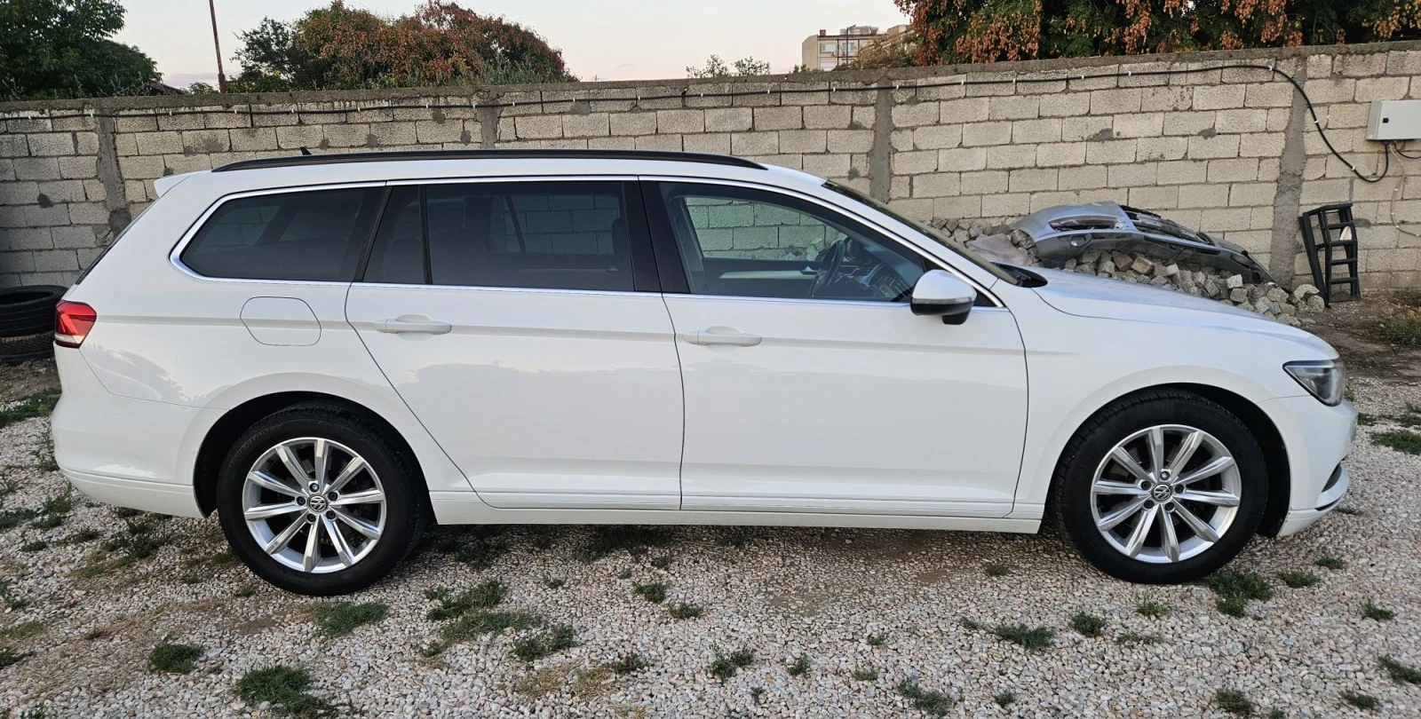 VW Passat 1.6 TDI..AUTOMATIC  DSG, снимка 3 - Автомобили и джипове - 55685570