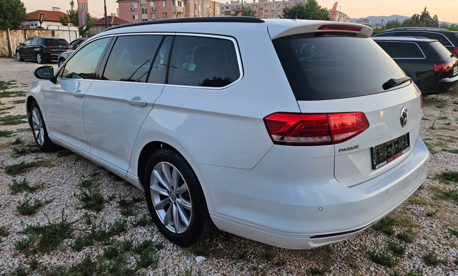 VW Passat 1.6 TDI..AUTOMATIC  DSG, снимка 6 - Автомобили и джипове - 55685570