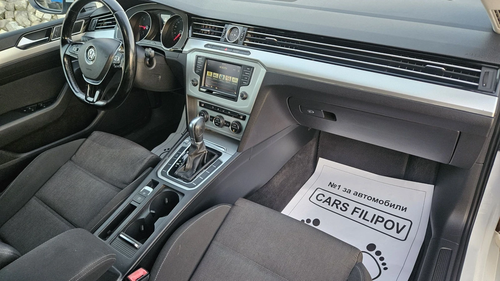 VW Passat 1.6 TDI..AUTOMATIC  DSG, снимка 10 - Автомобили и джипове - 55685570