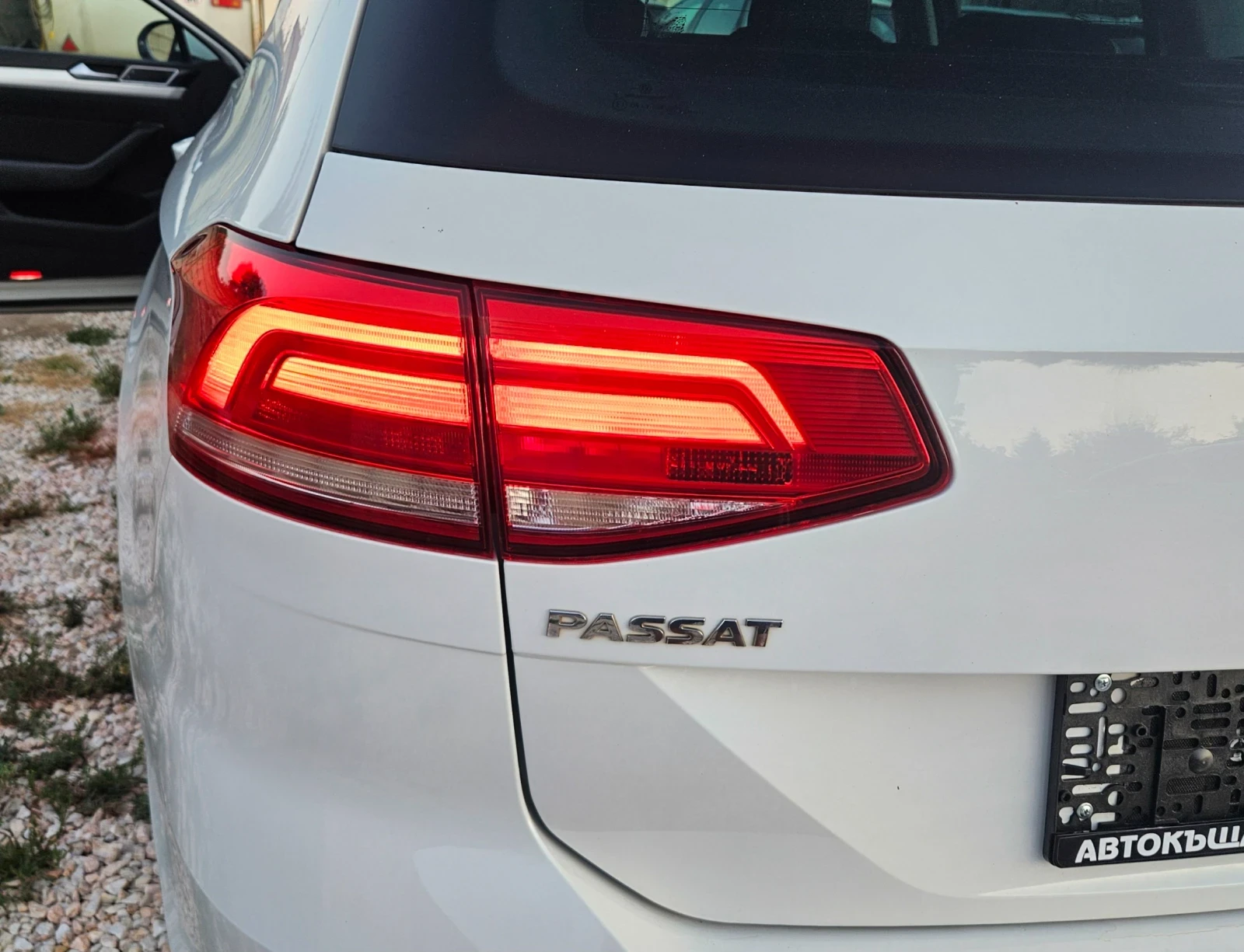 VW Passat 1.6 TDI..AUTOMATIC  DSG, снимка 14 - Автомобили и джипове - 55685570
