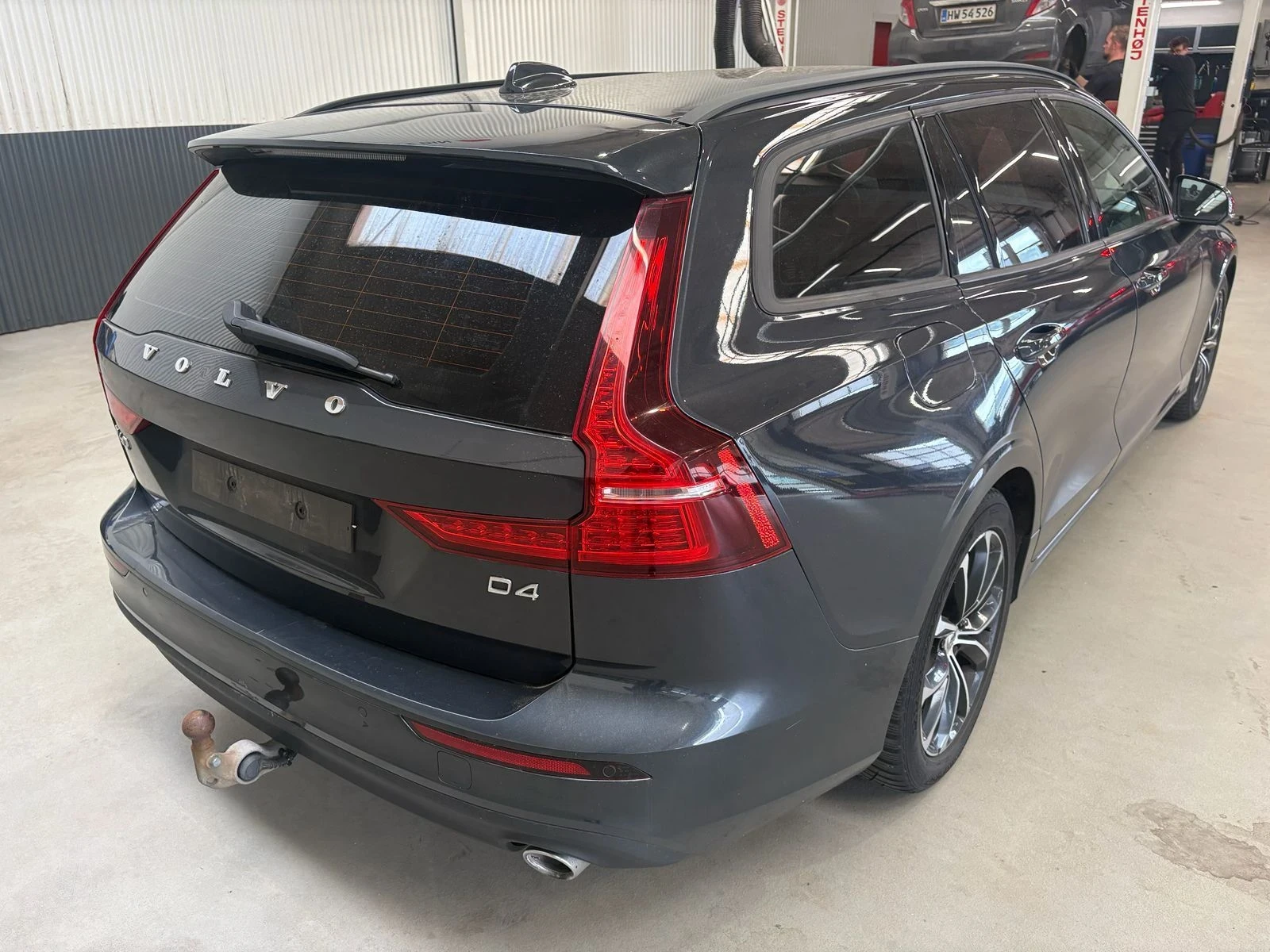 Volvo V60 2.0d 190hp | Automatic 8 | Momentum, снимка 6 - Автомобили и джипове - 56150037
