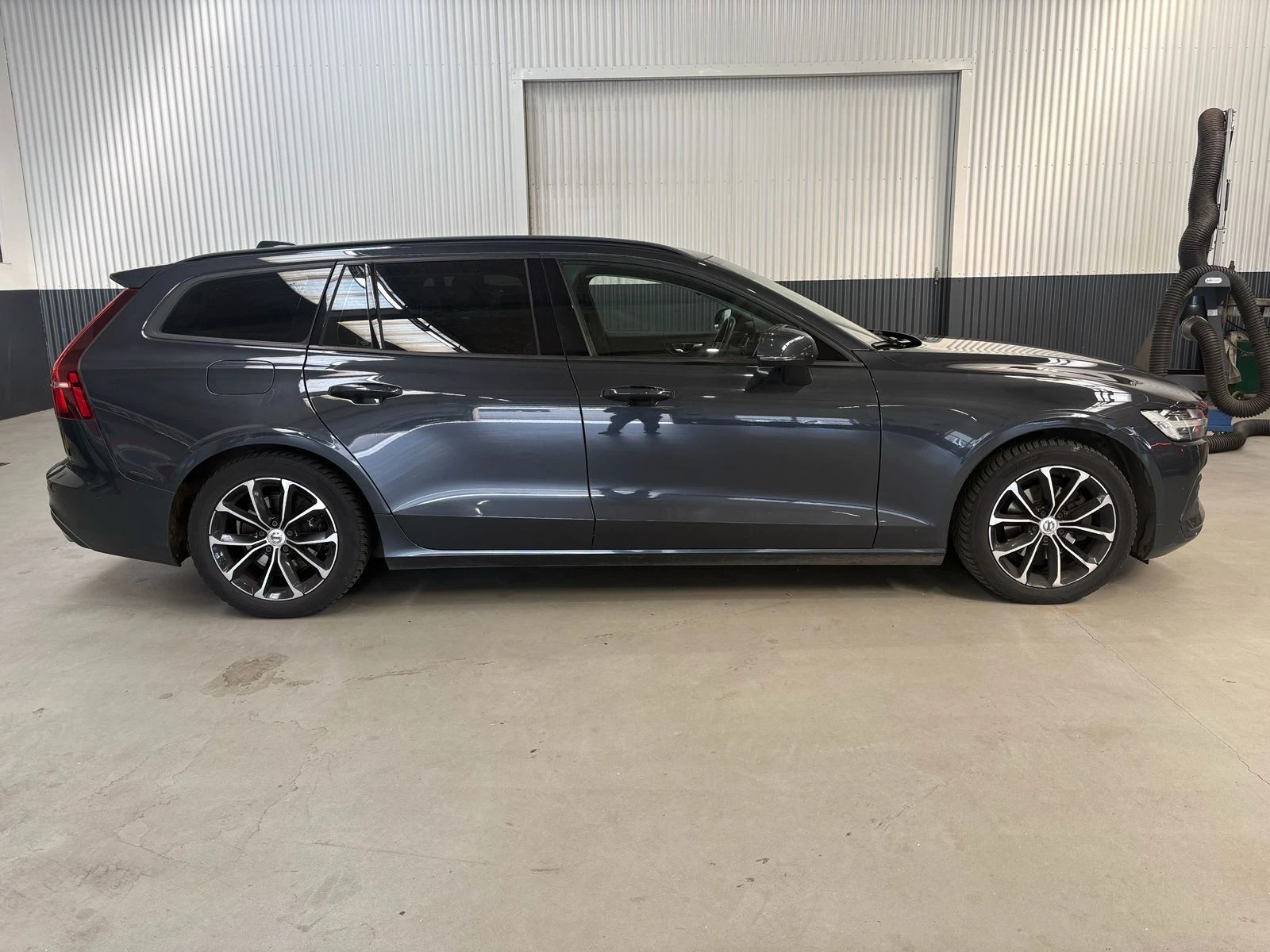 Volvo V60 2.0d 190hp | Automatic 8 | Momentum, снимка 7 - Автомобили и джипове - 56150037