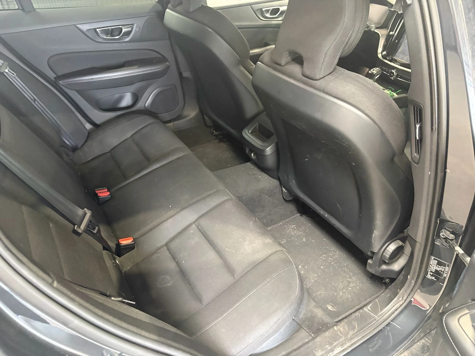 Volvo V60 2.0d 190hp | Automatic 8 | Momentum, снимка 16 - Автомобили и джипове - 56150037