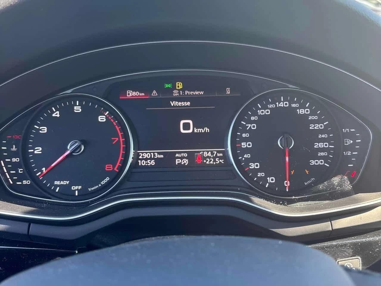 Audi A4 Komfort / Distronic / Carfax / Автокредит , снимка 8 - Автомобили и джипове - 56168879