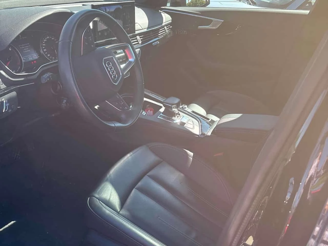 Audi A4 Komfort / Distronic / Carfax / Автокредит , снимка 5 - Автомобили и джипове - 56168879
