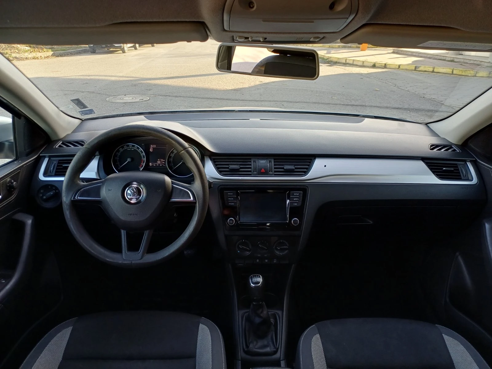 Skoda Rapid 1.6TDI Spaceback Facelift, снимка 12 - Автомобили и джипове - 56559737