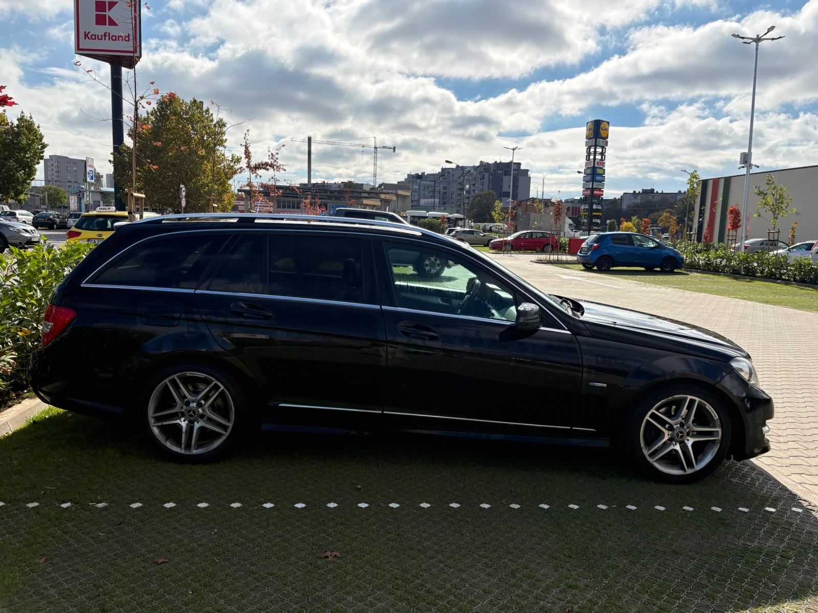Mercedes-Benz C 220, снимка 2 - Автомобили и джипове - 56622381