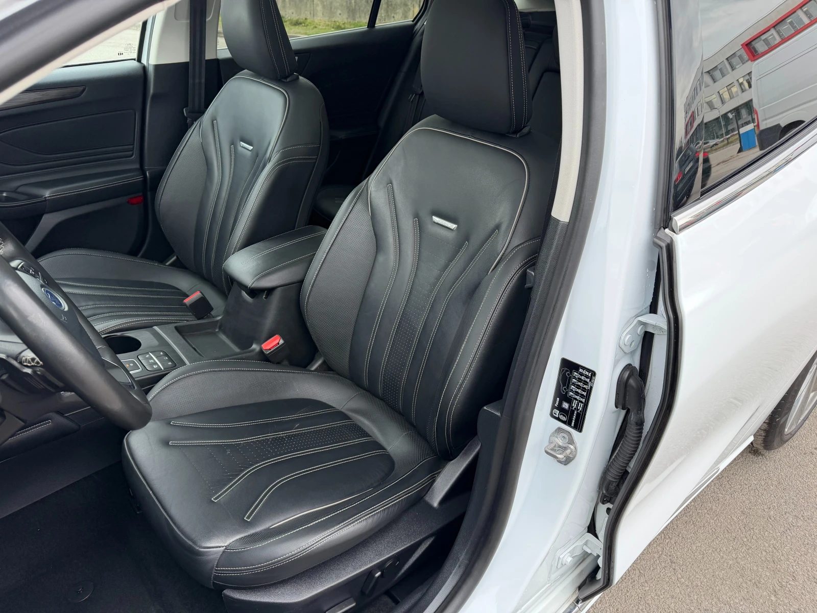 Ford Focus 2.0 TDCI VIGNALE 8EAT FULL LED PANO NAVI B&O FULL | Mobile.bg � ����������� 9