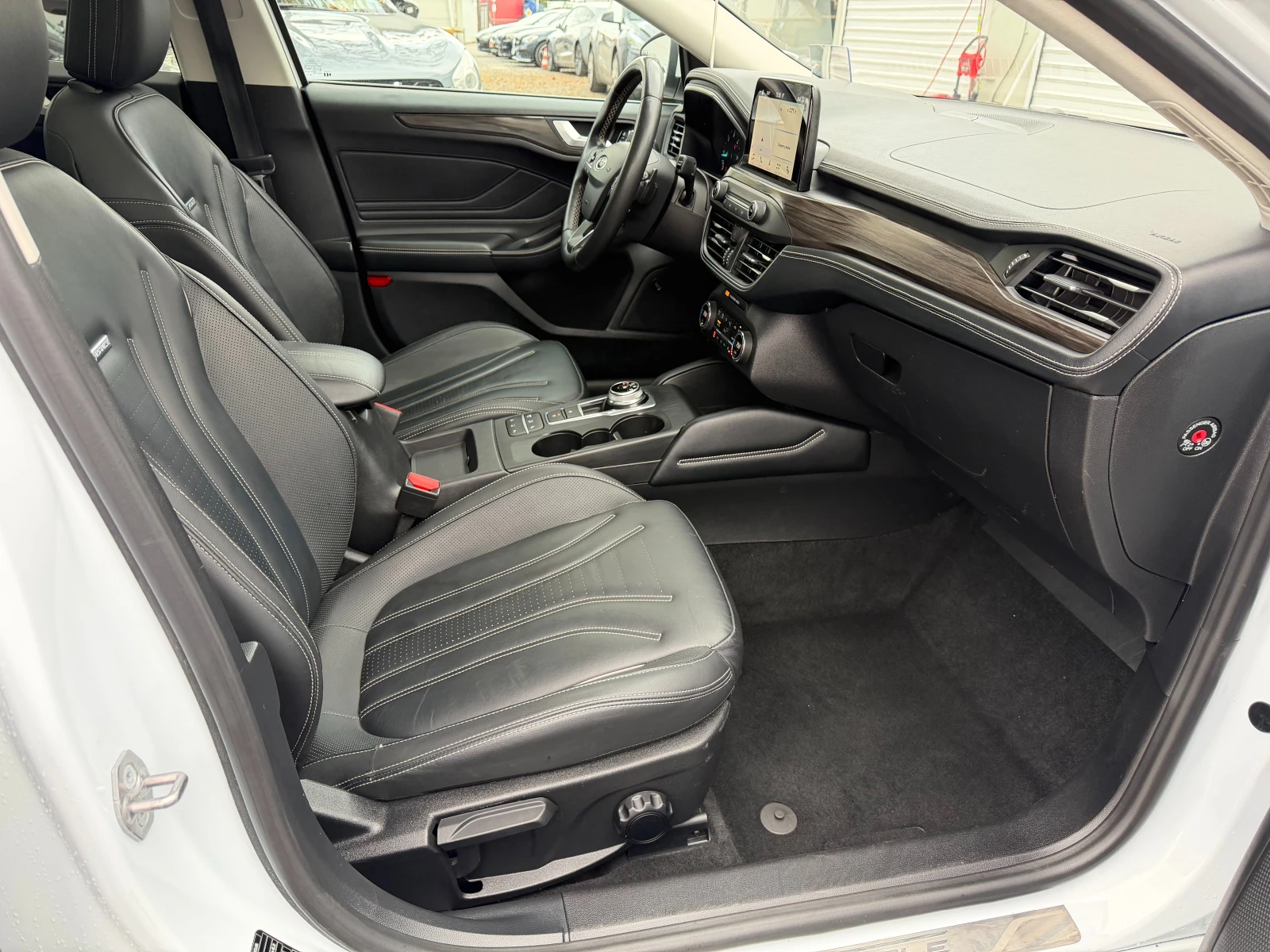 Ford Focus 2.0 TDCI VIGNALE 8EAT FULL LED PANO NAVI B&O FULL | Mobile.bg � ����������� 14