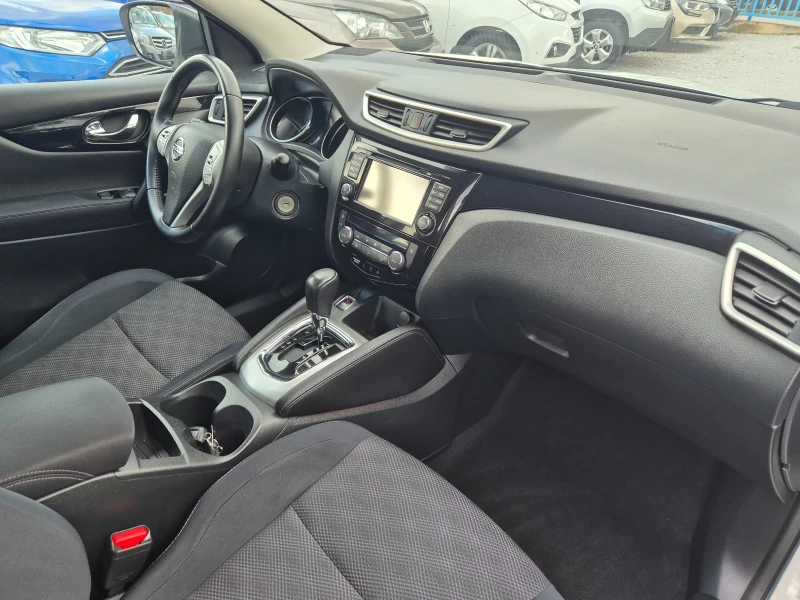 Nissan Qashqai 1.6 DCi Auto!!!, снимка 7 - Автомобили и джипове - 48080717