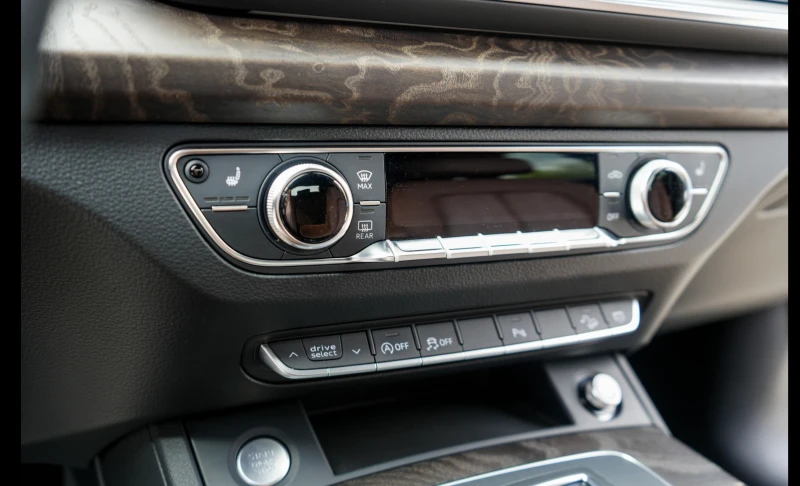 Audi Q5 Premium Plus Диг.табло* B&O* M.Toчка* Пано* , снимка 10 - Автомобили и джипове - 52636401