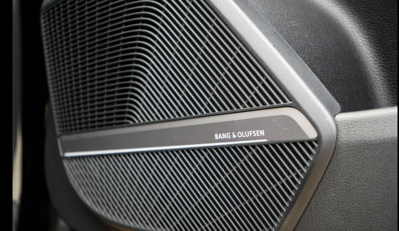 Audi Q5 Premium Plus Диг.табло* B&O* M.Toчка* Пано* , снимка 12 - Автомобили и джипове - 52636401