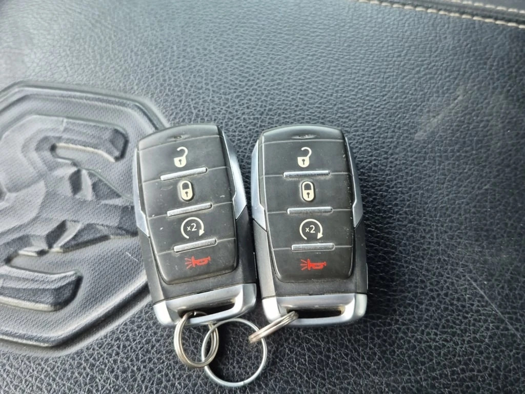 Dodge RAM 1500 * SPORT CREW CAB SHORT BED * CARFAX * БЕЗ ПЪРВОНАЧ - изображение 8