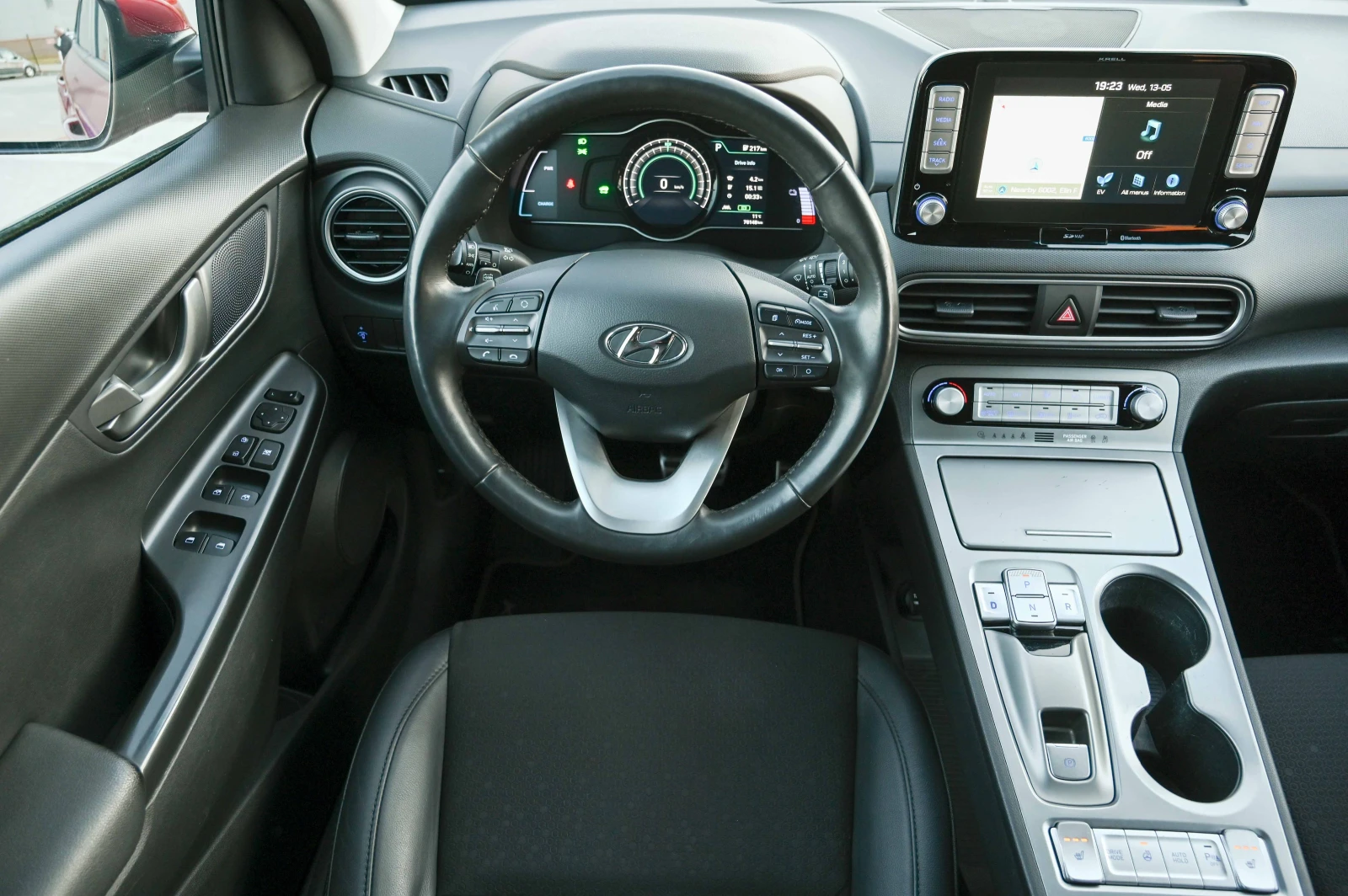 Hyundai Kona 64kw* Камера* 100%SOH* ТЕРМОПОМПА, снимка 9 - Автомобили и джипове - 54445720