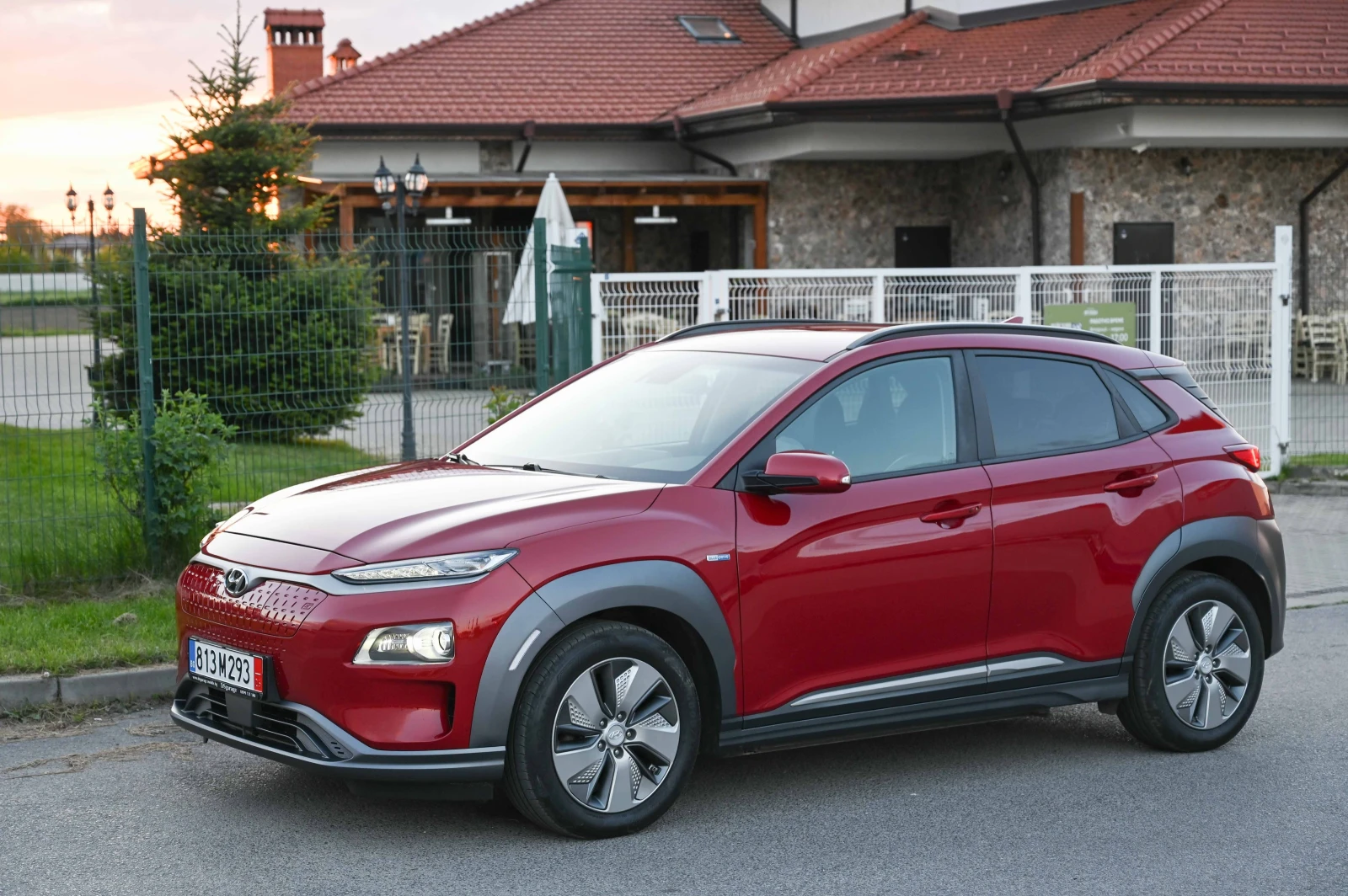 Hyundai Kona 64kw* Камера* 100%SOH* ТЕРМОПОМПА, снимка 16 - Автомобили и джипове - 54445720