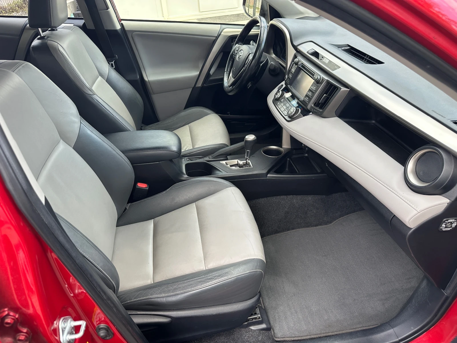 Toyota Rav4 2.2d4d 150кс автоматик, снимка 11 - Автомобили и джипове - 54633290