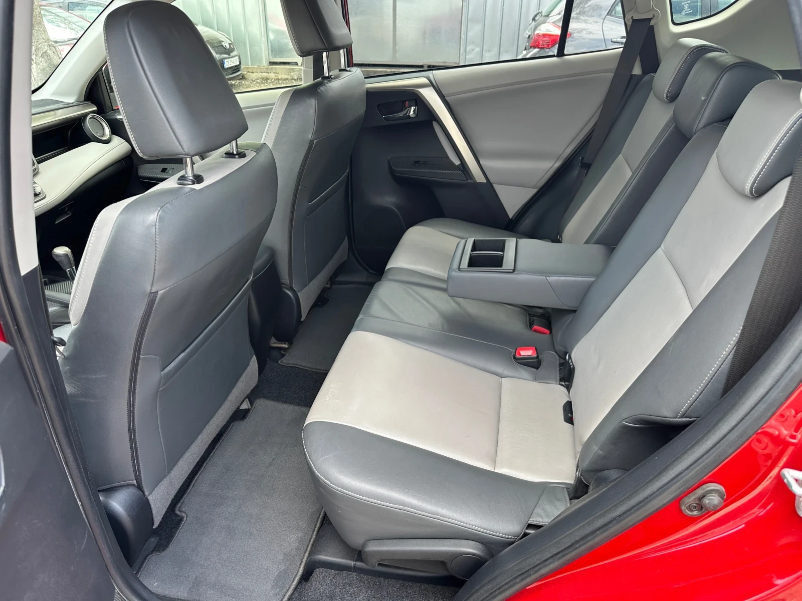 Toyota Rav4 2.2d4d 150кс автоматик, снимка 13 - Автомобили и джипове - 54633290