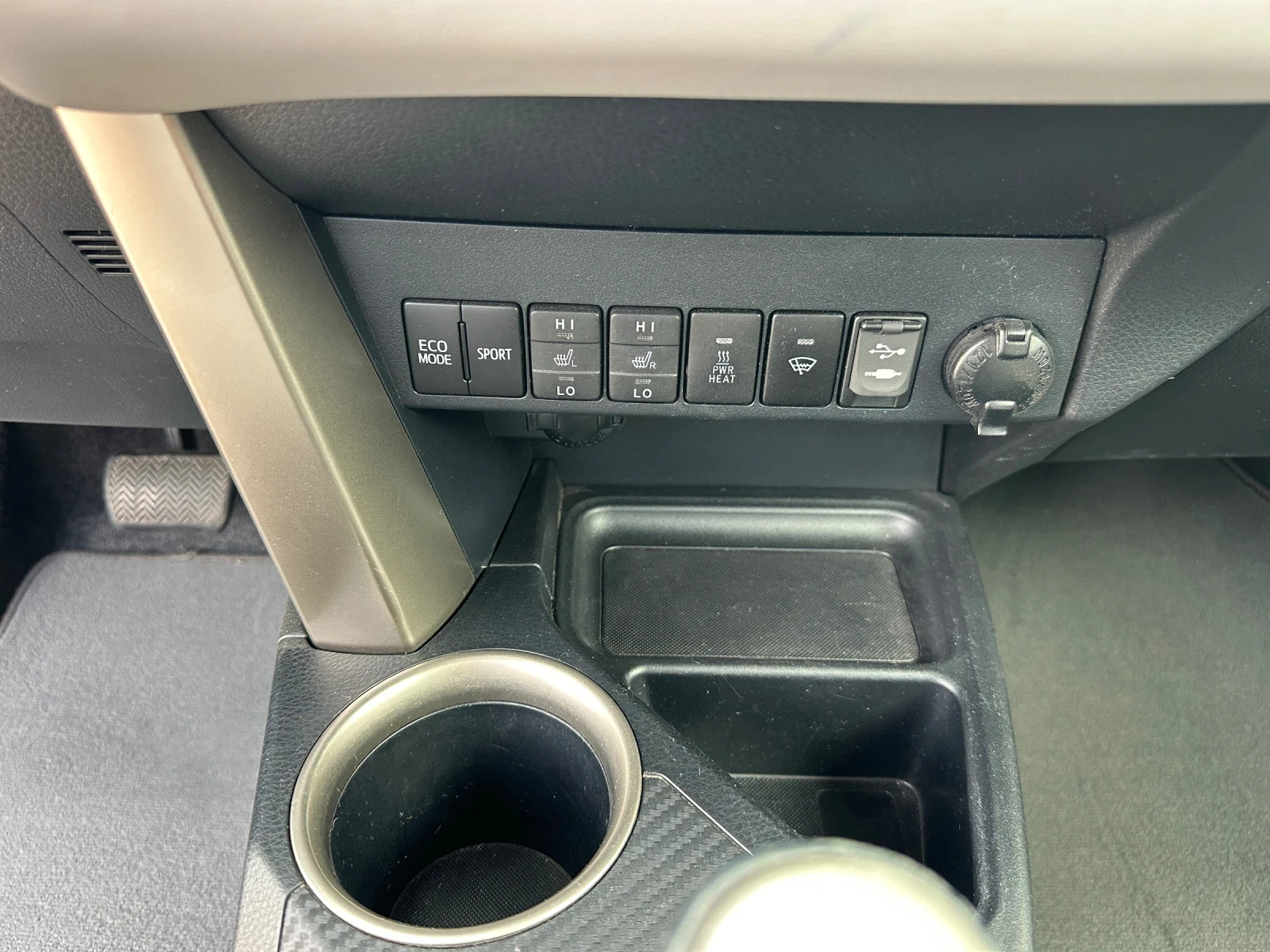 Toyota Rav4 2.2d4d 150кс автоматик, снимка 15 - Автомобили и джипове - 54633290