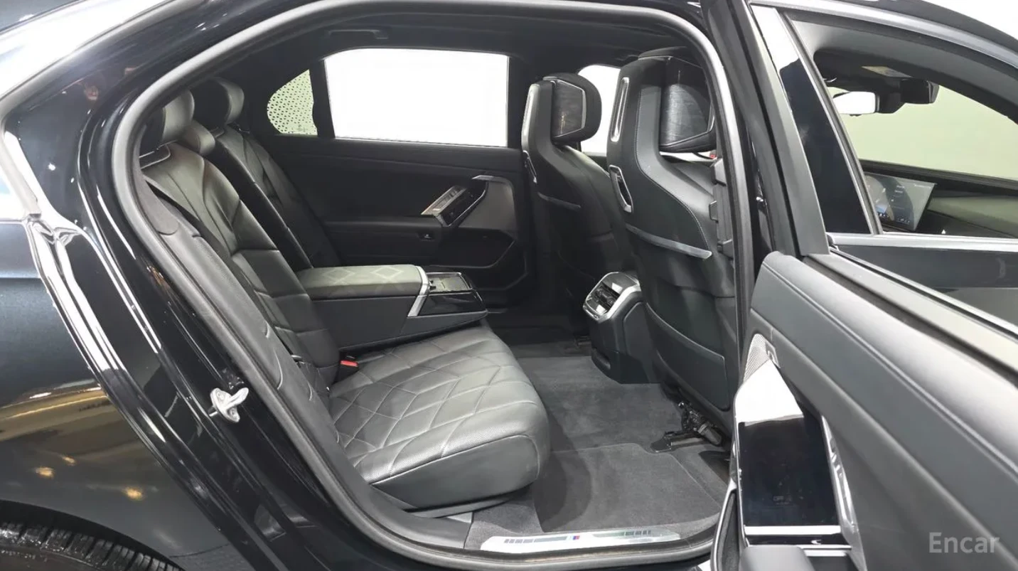 Audi Q7 DISTR | FULL LED, снимка 13 - Автомобили и джипове - 55048390
