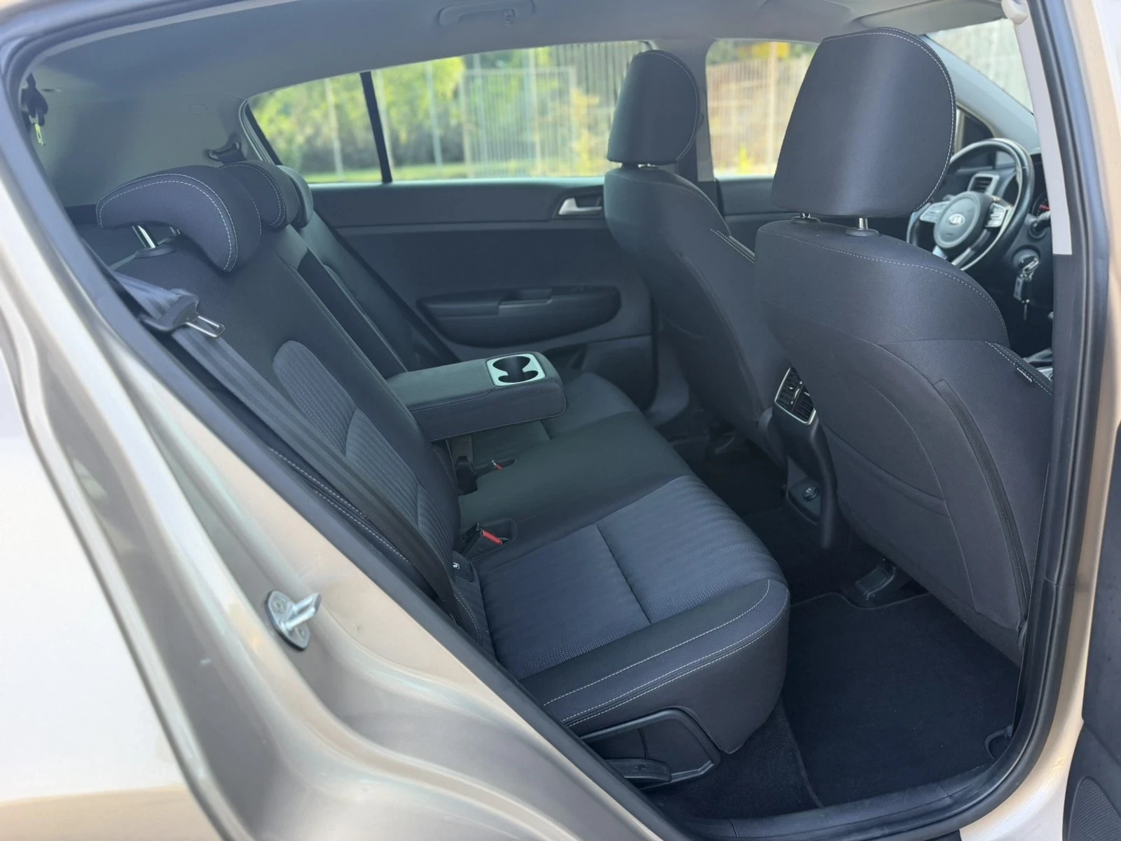 Kia Sportage 1.6 CRDI / MHEV / Лизинг, снимка 14 - Автомобили и джипове - 55617626