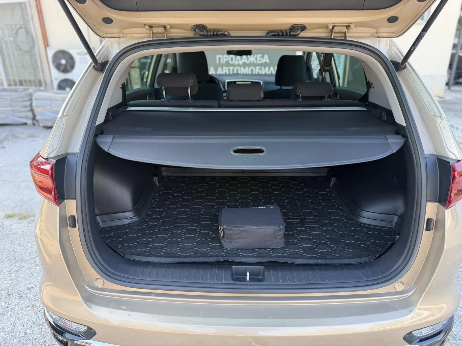 Kia Sportage 1.6 CRDI / MHEV / Лизинг, снимка 16 - Автомобили и джипове - 55617626
