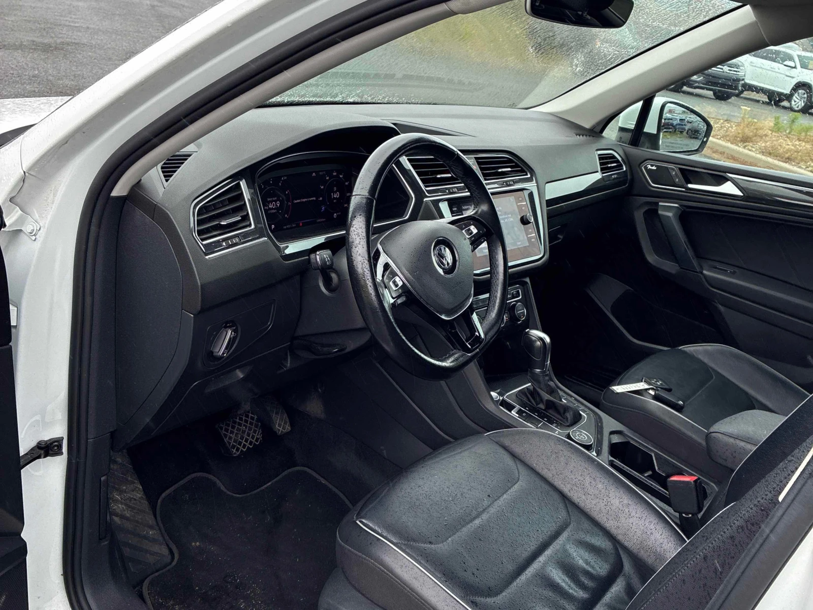 VW Tiguan * Highline * CARFAX * ОПЦИЯ ЗА ФИНАНСИРАНЕ * , снимка 5 - Автомобили и джипове - 55824123