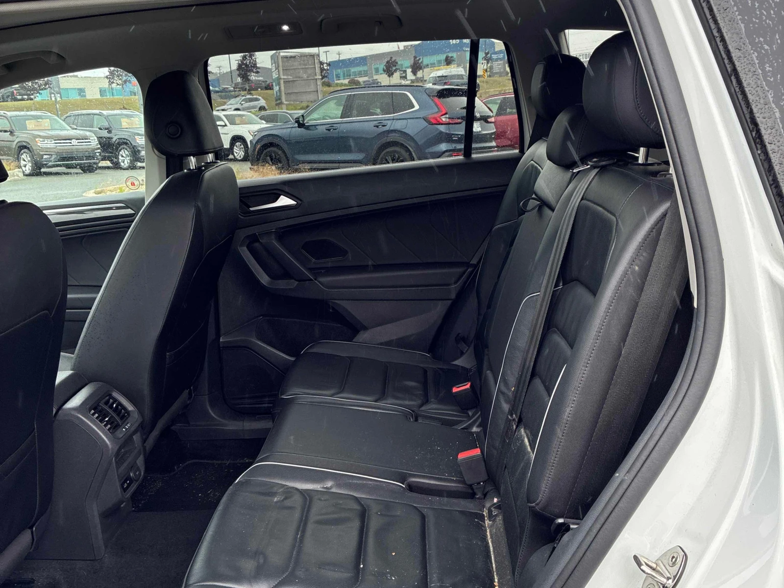 VW Tiguan * Highline * CARFAX * ОПЦИЯ ЗА ФИНАНСИРАНЕ * , снимка 11 - Автомобили и джипове - 55824123