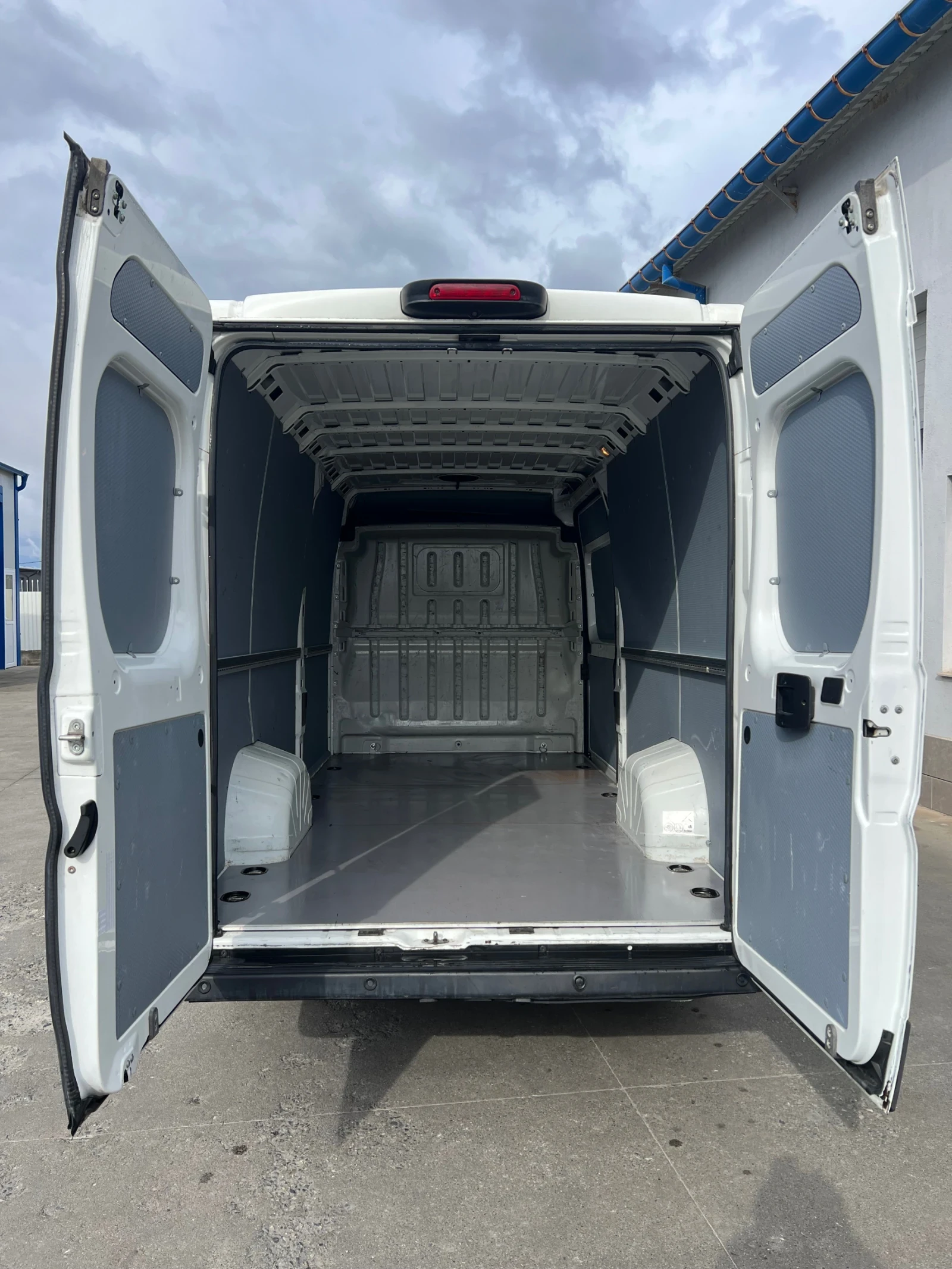 Citroen Jumper Maxi L4H2 / 2020г. / Оригинално състояние, снимка 10 - Бусове и автобуси - 53962686