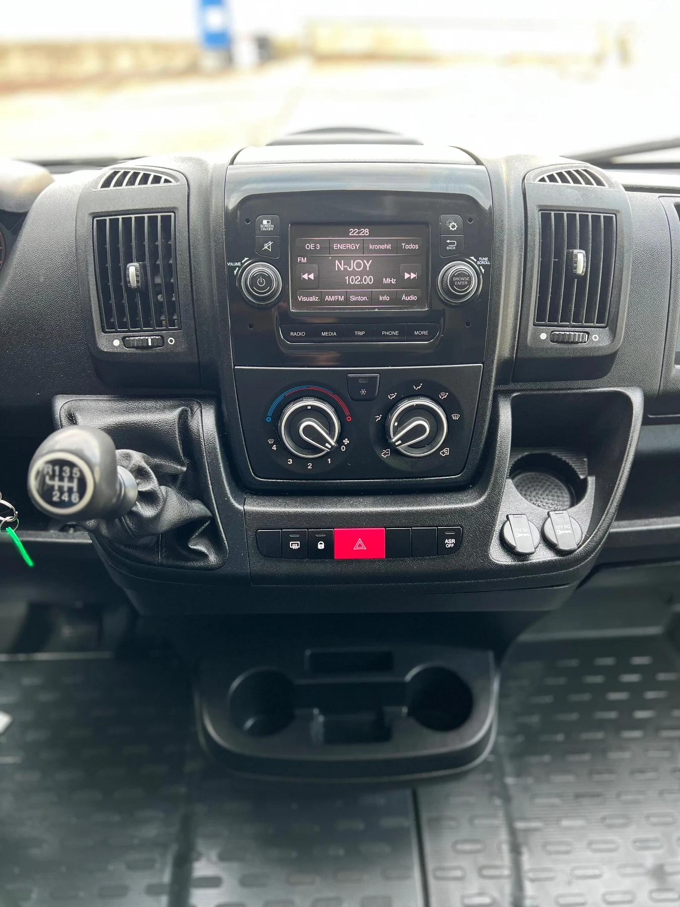 Citroen Jumper Maxi L4H2 / 2020г. / Оригинално състояние, снимка 16 - Бусове и автобуси - 53962686