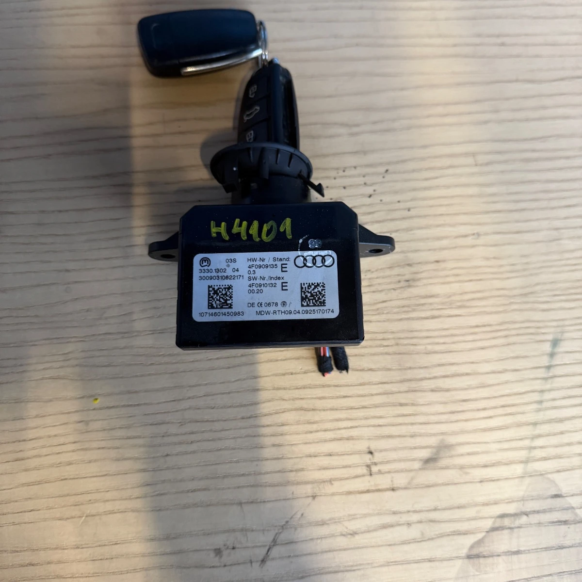 Mодул на контактния ключ гълтач за Audi A6 4F Q7 4L 4F0909135-4101
