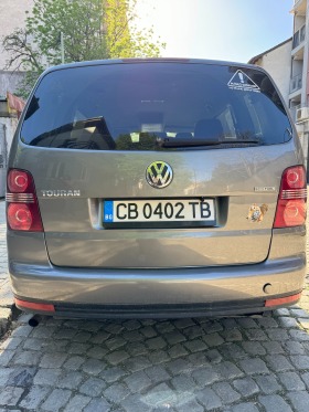 VW Touran 2.0, снимка 4 - Автомобили и джипове - 45361616
