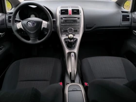 Toyota Auris 1.6VVTi-132кс(VALVEMATIC)-6 скорости-КЛИМАТРОНИК-, снимка 13