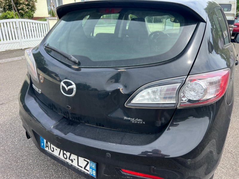 Mazda 3 1.6 HDI NAVI CLIMA, снимка 15 - Автомобили и джипове - 46131772