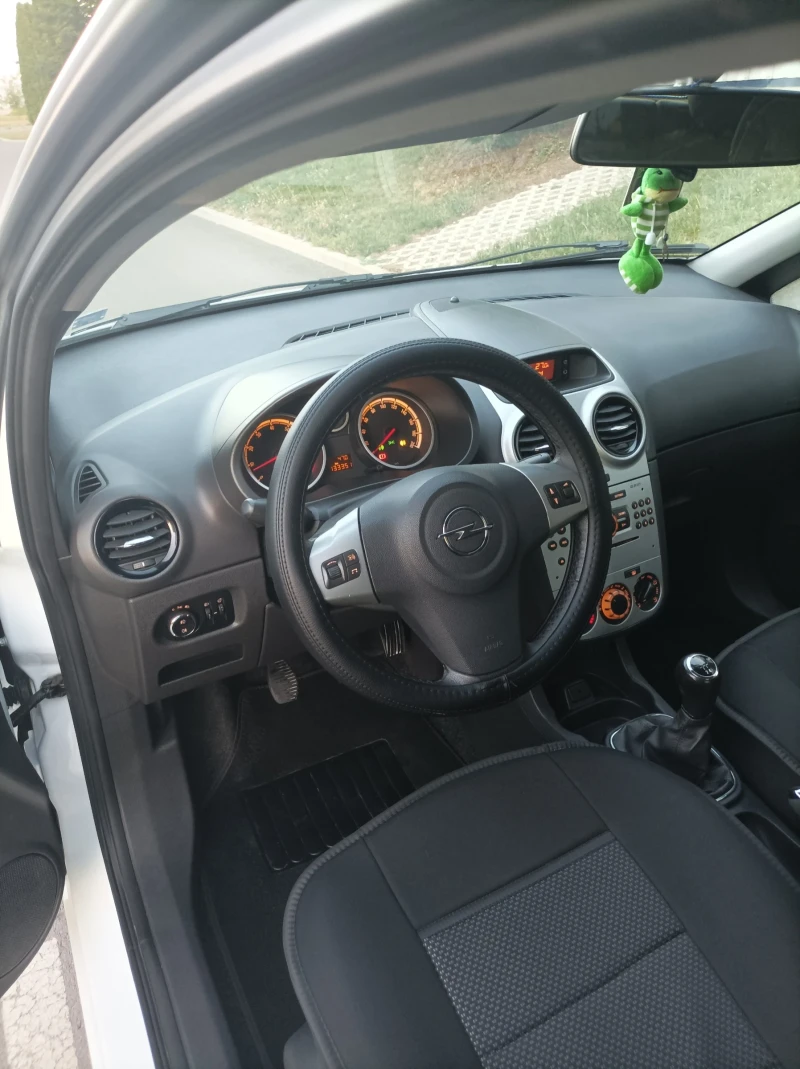 Opel Corsa, снимка 8 - Автомобили и джипове - 47856079