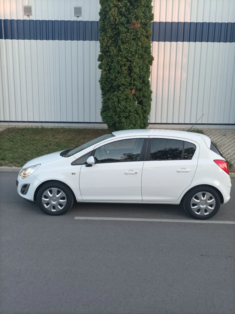 Opel Corsa, снимка 2 - Автомобили и джипове - 47856079