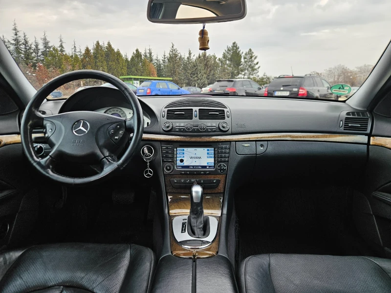 Mercedes-Benz E 220 Avantgarde, снимка 7 - Автомобили и джипове - 49302752