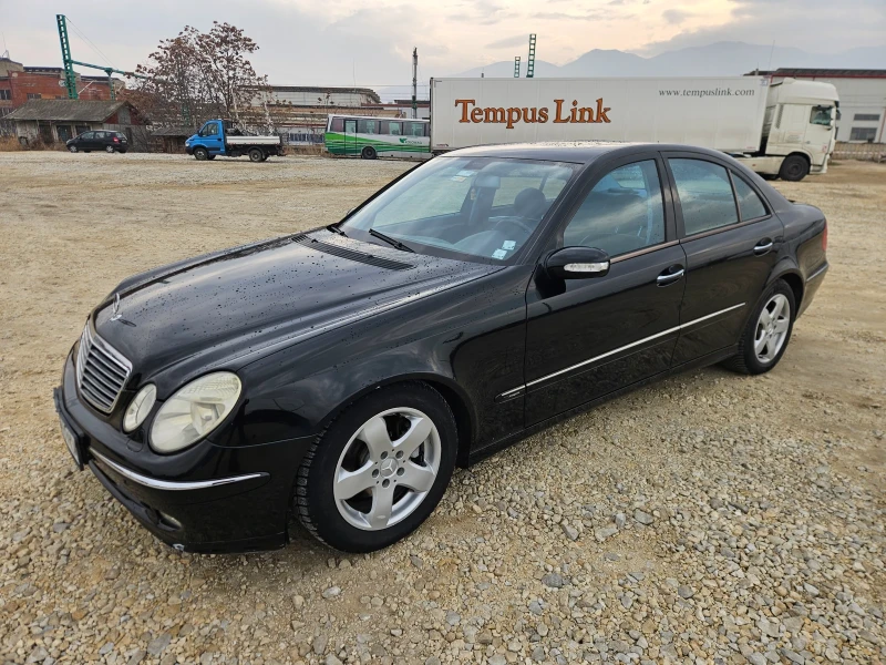 Mercedes-Benz E 220 Avantgarde, снимка 1 - Автомобили и джипове - 49302752